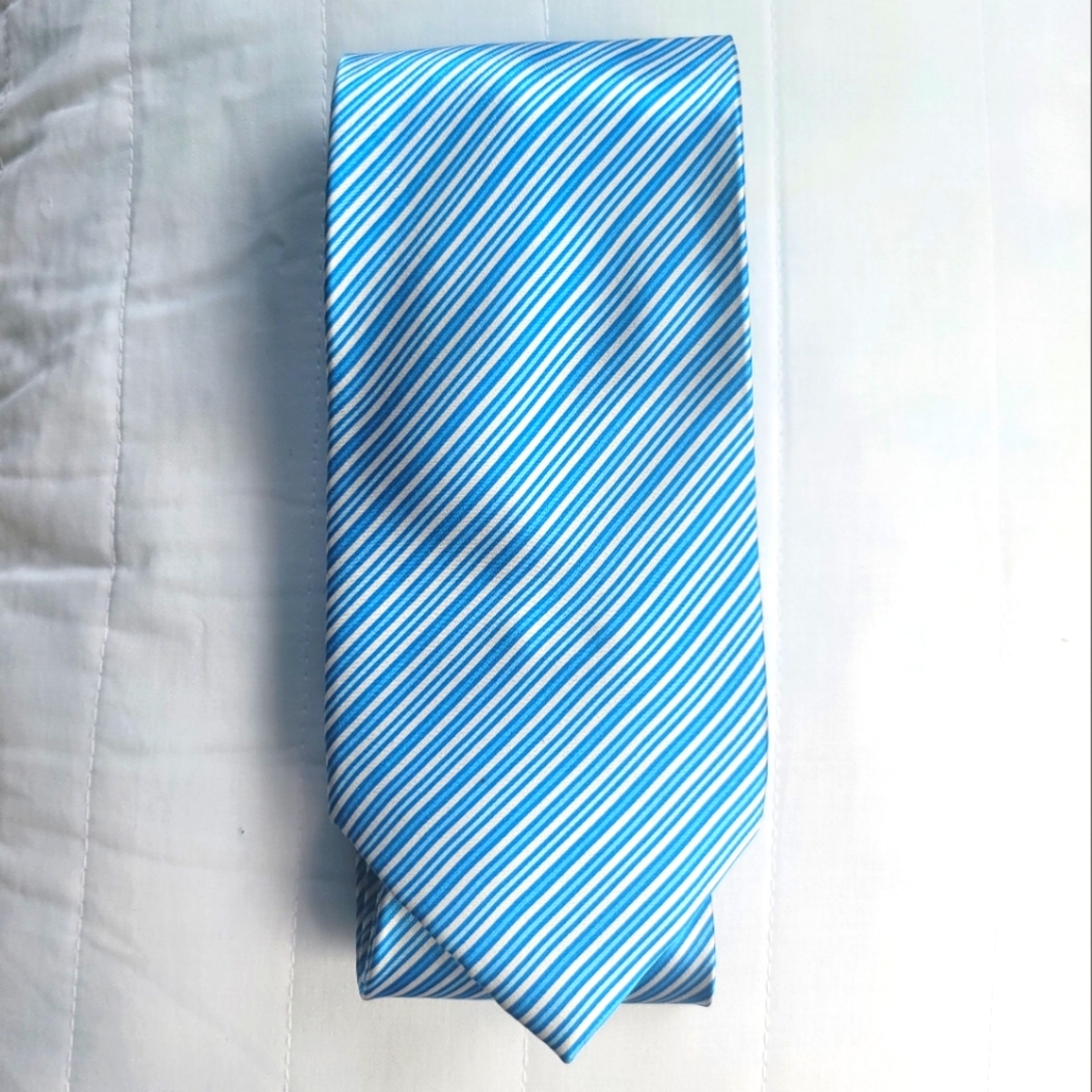 Like New! Stefano Ricci 100% Silk Luxury Handmade Blue and White Striped Tie